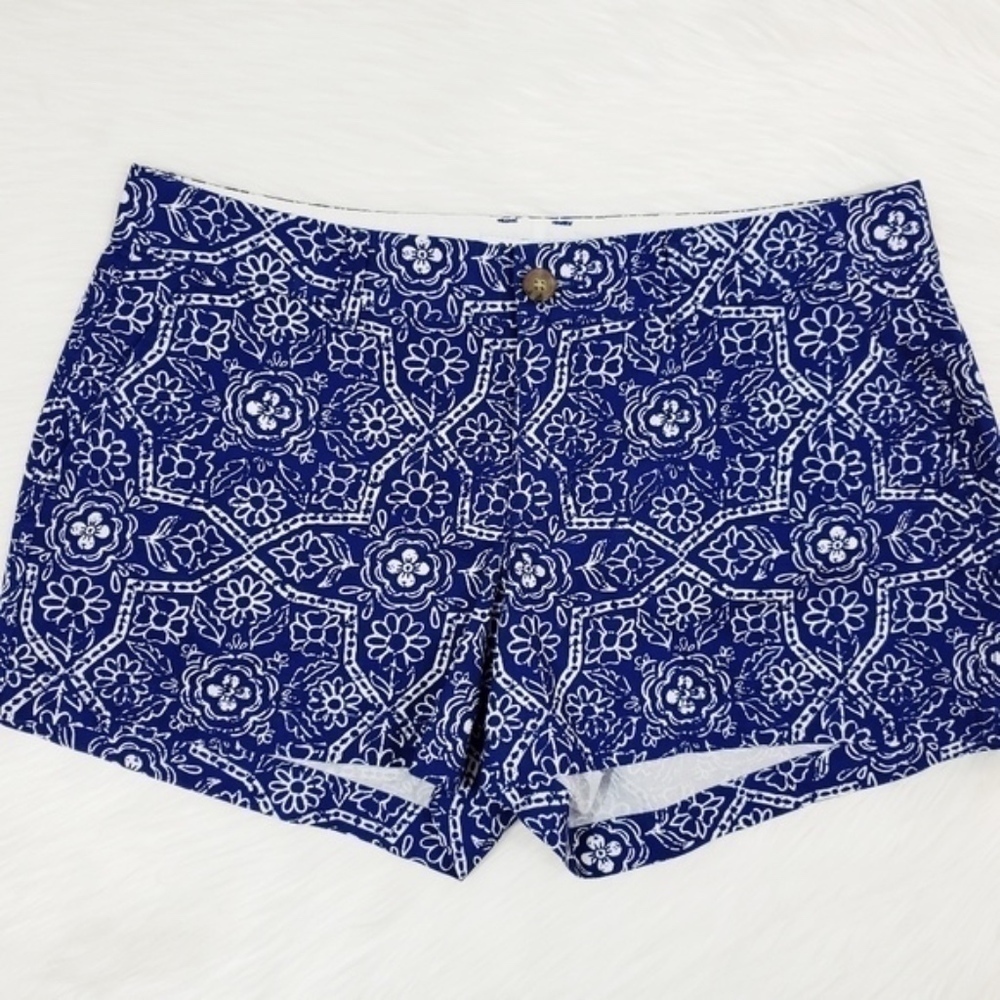 Old Navy Everyday Pixie Shorts Blue White Floral Medallion Size 6 - Picture 5 of 5